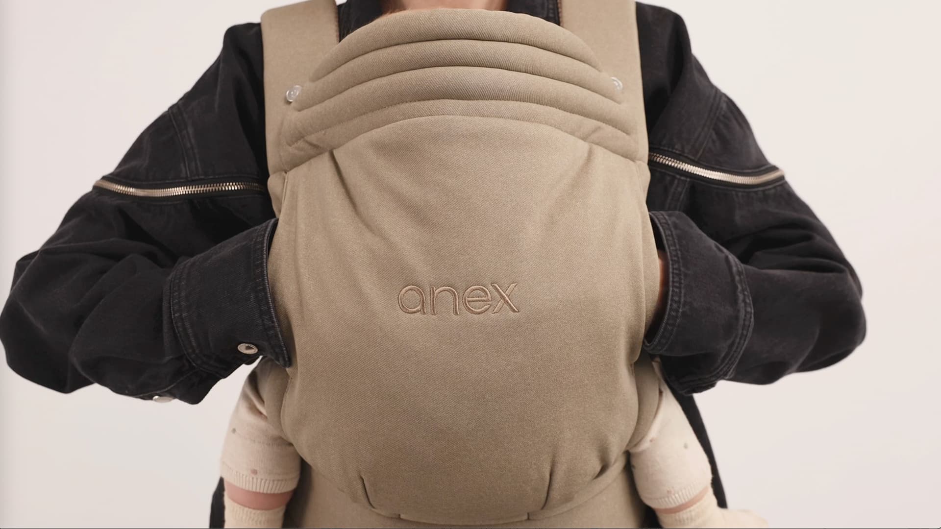 Embrace closeness with front hand pockets