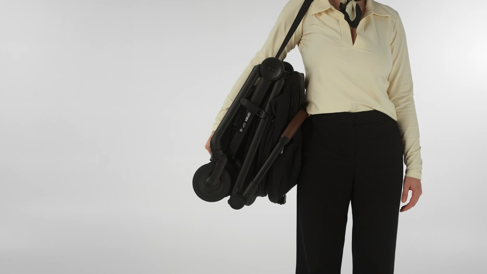 Foldable carrycot in cabin size