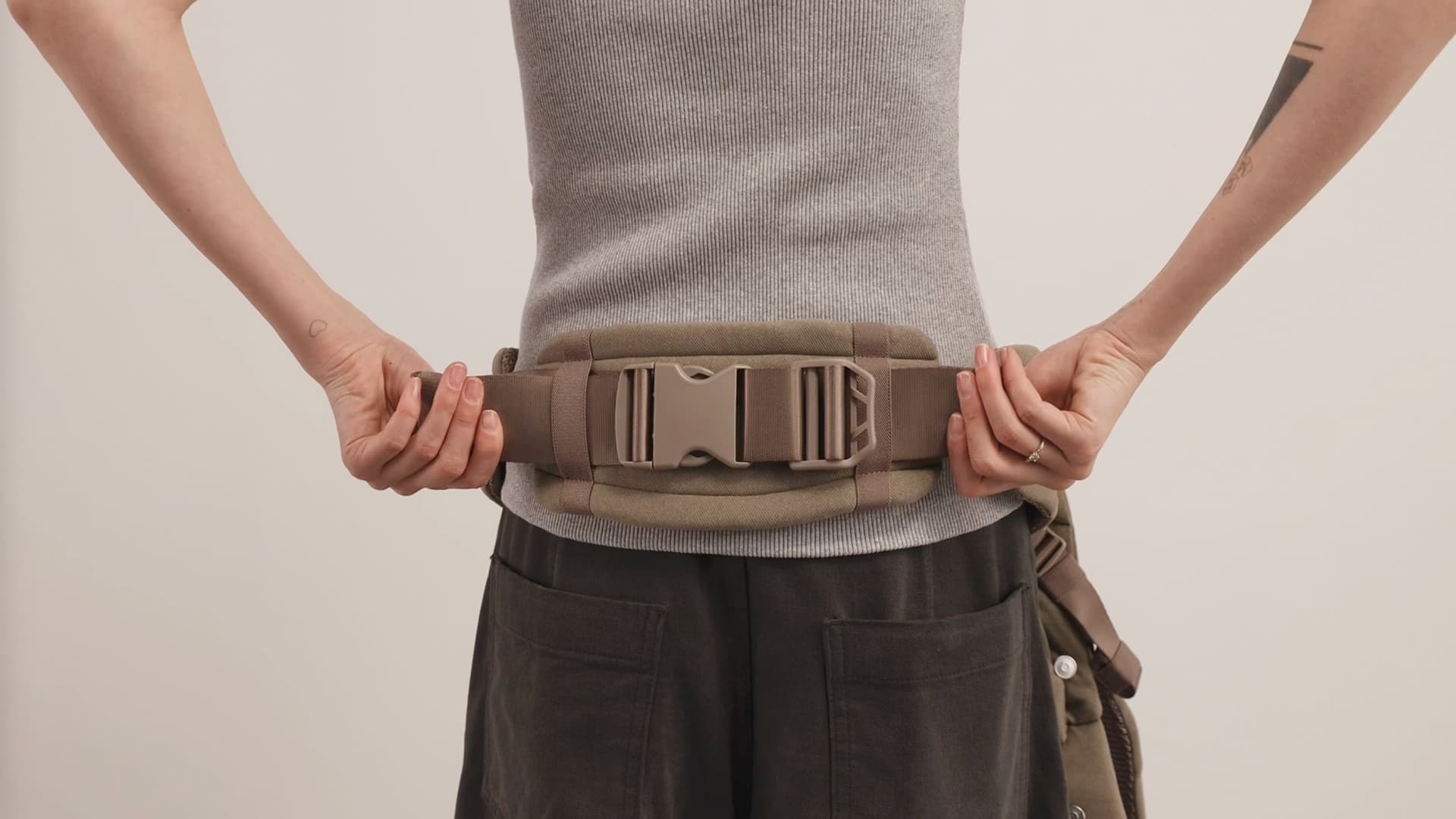 Supportive waist belt