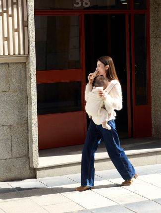 Whiz-hug — is your baby’s favorite new place to be