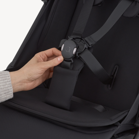 Magnetic buckle and 5-point safety belts