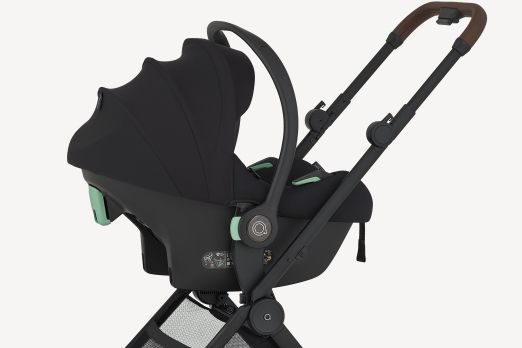 Совместима с автокреслами