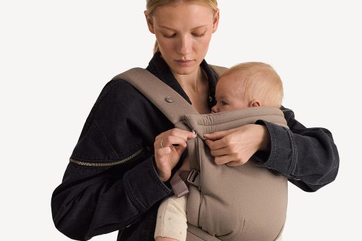 Допълнителен комфорт с двупозиционна подложка за глава