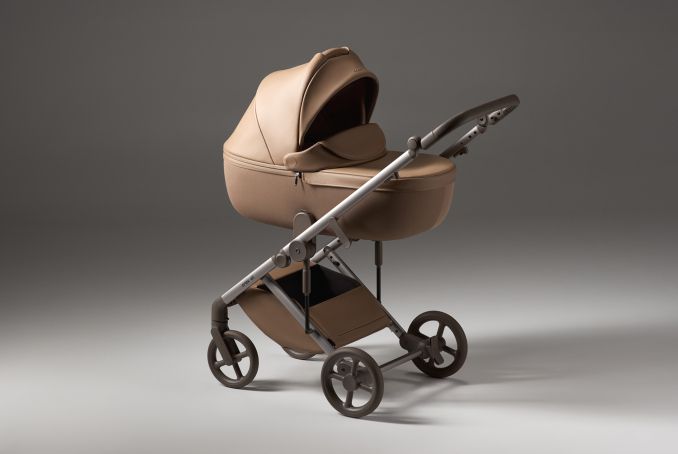 Meet Eli in color: six shades that move with your story