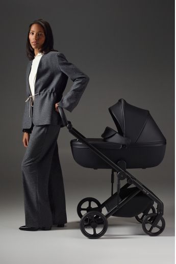 Meet Eli in color: six shades that move with your story