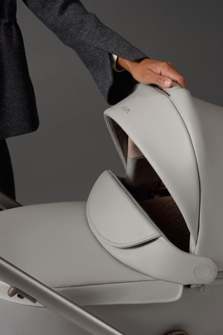 Meet Eli in color: six shades that move with your story