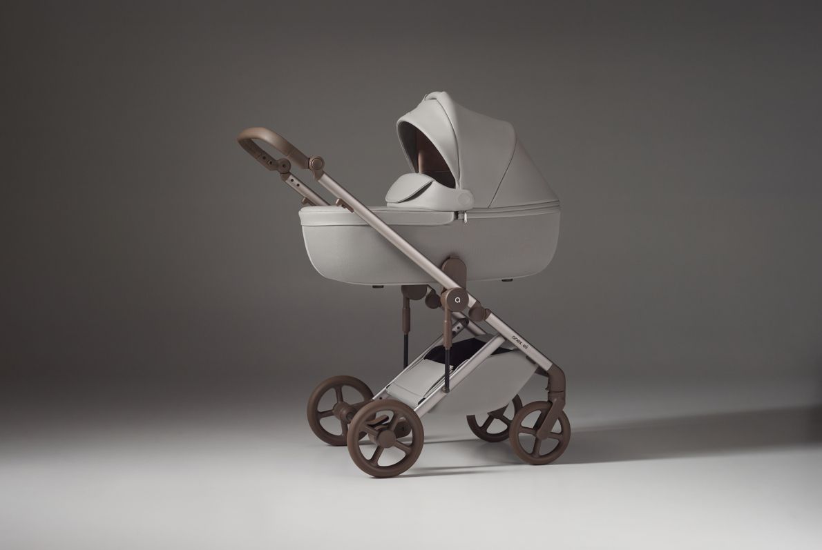 Meet Eli in color: six shades that move with your story